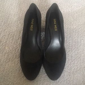 Black suede Nine West block heel pumps